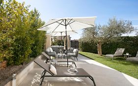 House Noe- With Hot Tub